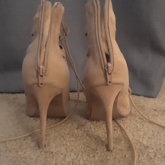 Heels - Picture 3 of 4